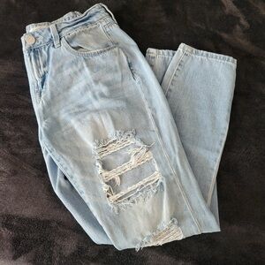 Refuge Women's Light Wash Blue Denim Distressed Destroyed Straight Jeans Size 8